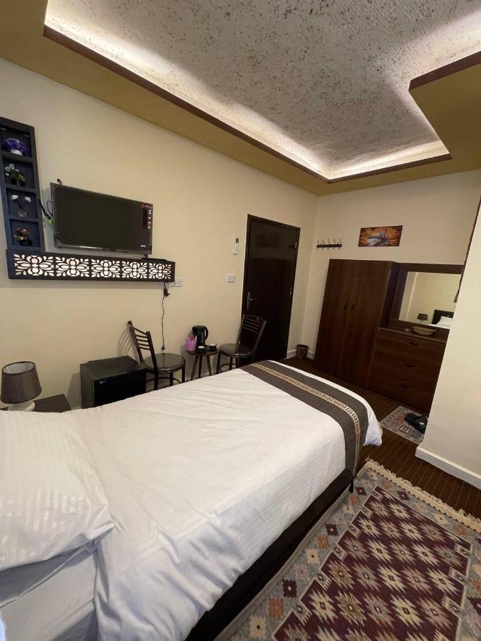 Ad Deir Guesthouse Wadi Musa Eksteriør bilde